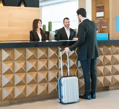 Agente de recepción hotelera AGH